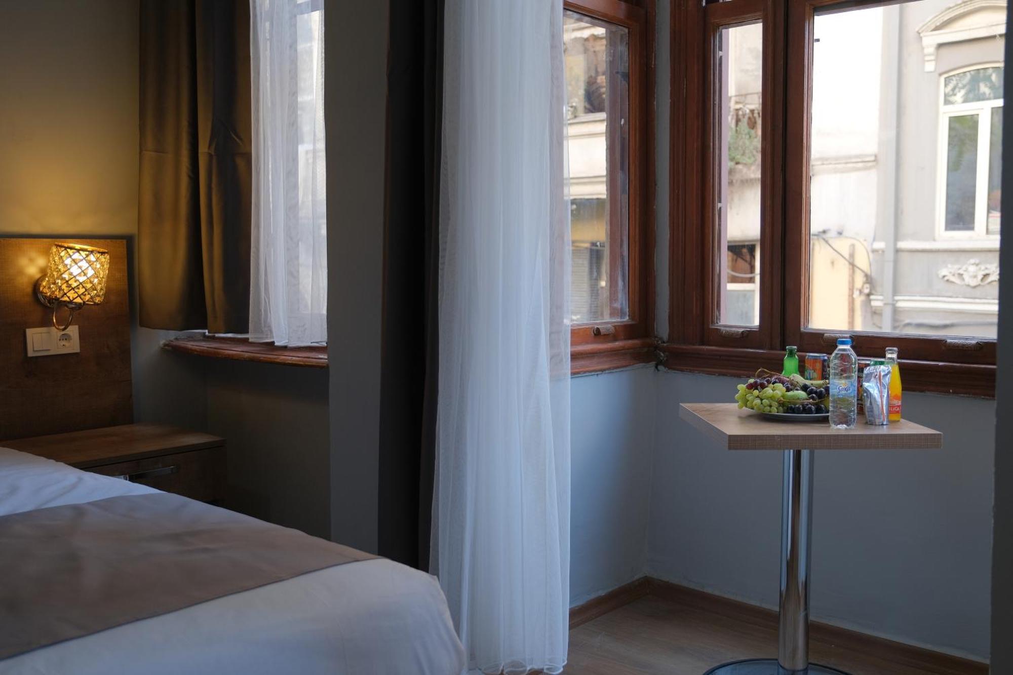 Adamantides Hotel Provincia di Provincia di Istanbul Esterno foto